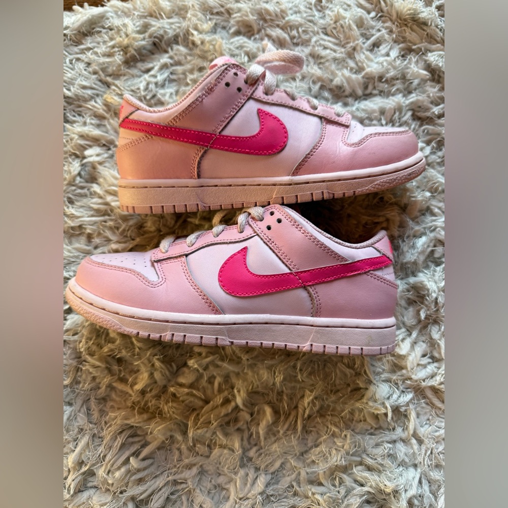 Nike Dunks Kids Sneakers in Pink and Fuchsia